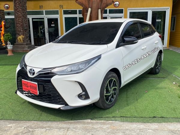 Toyota Yaris 1.2 SPORT CVT ปี 2022 วิ่ง6พันโล ฟรีดาวน์